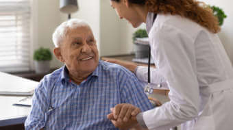 El aliado más importante del cuidador: el médico de cabecera