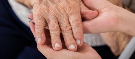 Cómo prepararte para la transición a un hogar de cuidado prolongado